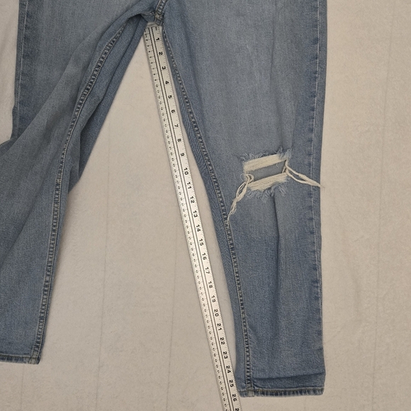 Levi's Mom Jeans - Picture 2 of 10